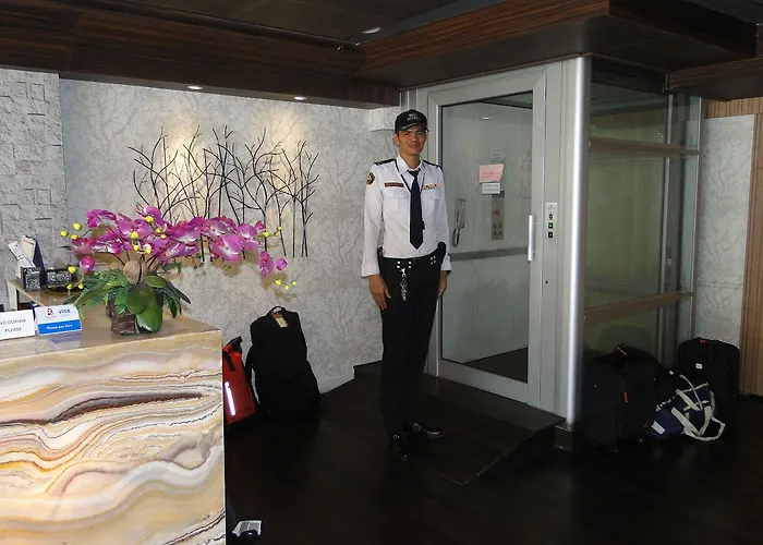 W 21 Hotel 3*